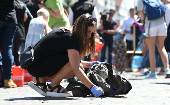 Hamburg'daki büyük tahribatı halk onarıyor! - Resim: 2