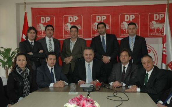 DP'de ağlatan istifa - Resim: 3