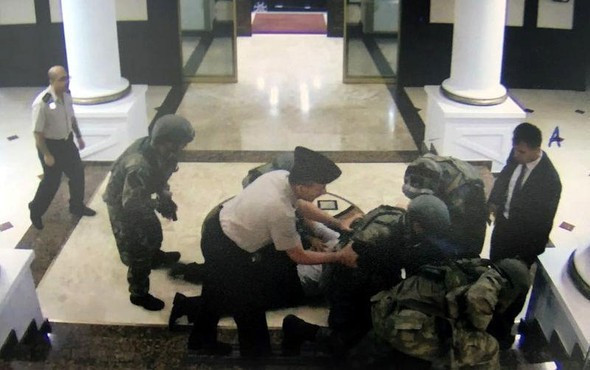 15 Temmuz gecesi Hulusi Akar ile komutanlar böyle rehin alınmış - Resim: 4