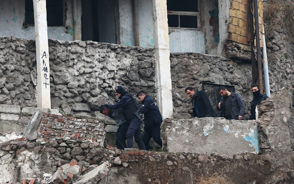 Ankara'da polise otomatik silahlarla ateş açtılar! - Resim: 4
