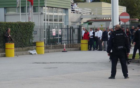 Pompalı tüfekle havaya ateş açan kişiyi polis ikna etti! - Resim: 1