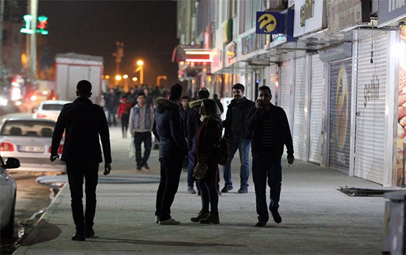 Irak'taki deprem Doğu ve Güneydoğu'yu sokağa döktü! - Resim: 1