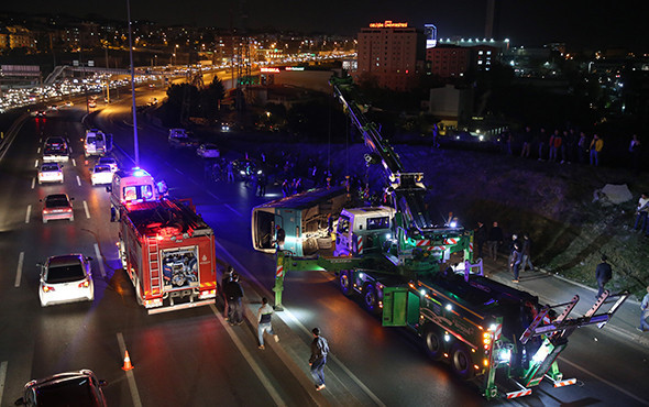 İstanbul'da halk otobüsü devrildi: Yaralılar var! - Resim: 1