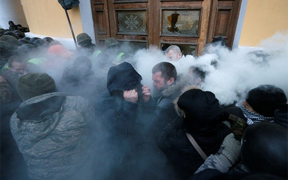 Ukrayna’da Saakaşvili taraftarları polisle çatıştı! - Resim: 3