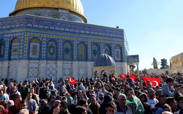 Mescid-i Aksa'da Türk bayraklı Kudüs protestosu - Resim: 1