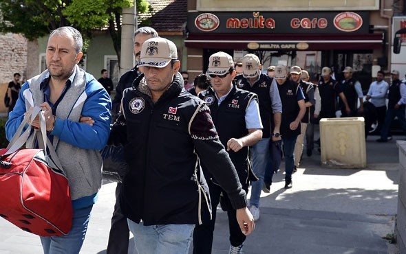 Eskişehir'de büyük FETÖ operasyonu: Memurlar, işçiler.... - Resim: 1