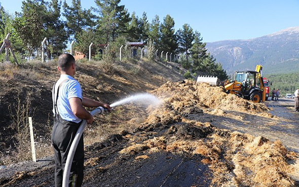 Denizli'de seyir halindeki kamyon alev alev yandı! - Resim: 3