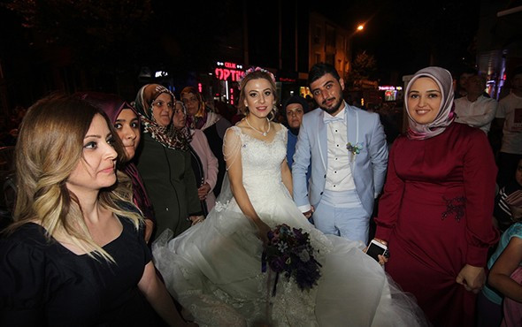 Düğünden sonra 15 Temmuz demokrasi nöbetine! - Resim: 4