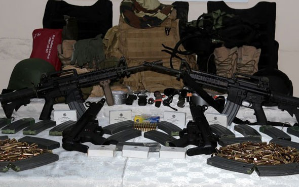 FETÖ'cü eski SAT komandosunun evinden çıkanlara bakın! - Resim: 1