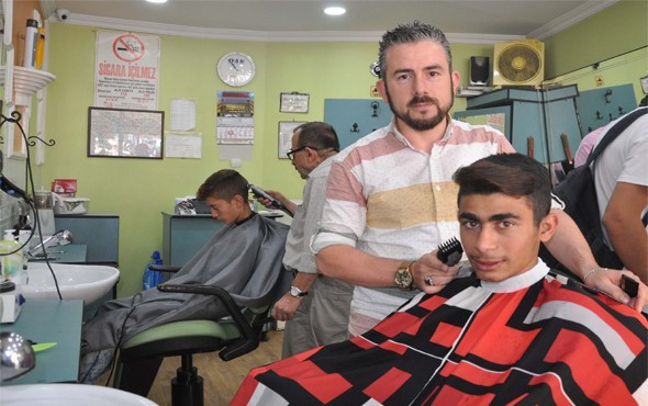 Depremzede berberden bedava tıraş - Resim: 2