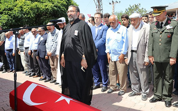 Cenaze namazını kıldırdı; gözyaşlarına boğuldu! - Resim: 3