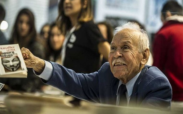 Muzaffer İzgü doğdu, okudu, düşler kurdu, yazdı ve gitti... - Resim: 2