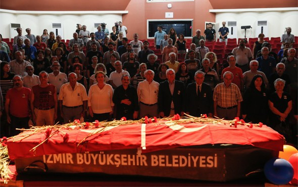 Muzaffer İzgü son yolculuğuna uğurlandı - Resim: 2