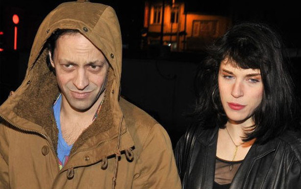 Kaan Tangöze ile Kvılcım Ural sokak ortasında birbirine girdi işte nedeni! - Resim: 1