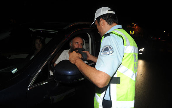 Halit Ergenç ve Beren Saat polis çevirmesine yakalandı - Resim: 3