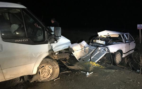 Ankara'da feci kaza: Öğrenciler kamyona çarptı! - Resim: 2