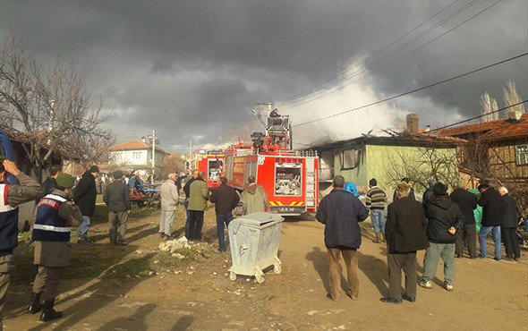 İnanılmaz trajedi: Evlerinin yandığını gören çift kalp krizi geçirdi! - Resim: 3
