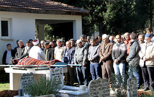 Cenazede cemaate soğuk duş: Hakkını helal etmedi! - Resim: 3