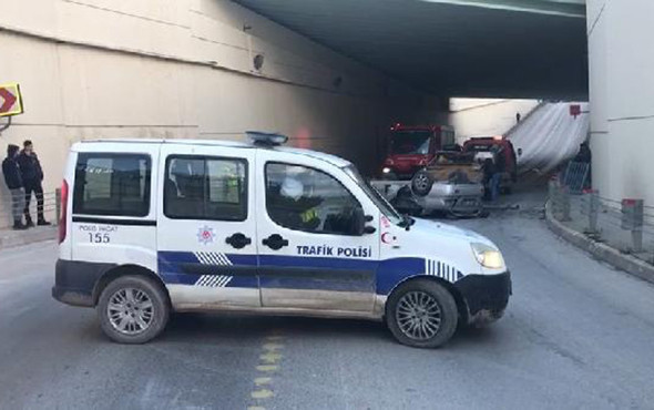 Kontrolden çıkan otomobil üst geçitten böyle uçtu! - Resim: 2