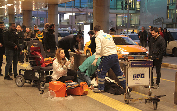 Havalimanında hareketli anlar: Bir anda yere yığıldı! - Resim: 2