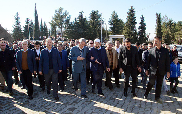 Öldürülen şeyh için 500 metrelik sofra kuruldu! - Resim: 4
