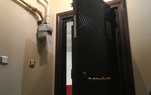 İstanbul'da operasyon: polisler eve itfaiye merdiveniyle girdi! - Resim: 3