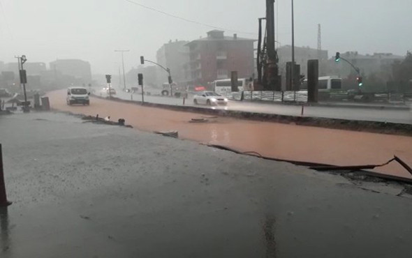 Kocaeli’de sağanak yağış vatandaşlara zor anlar yaşattı! - Resim: 1