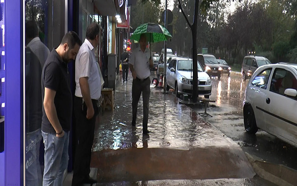 Kocaeli’de sağanak yağış vatandaşlara zor anlar yaşattı! - Resim: 2