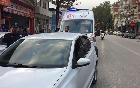 Arabada o halde gören herkes seferber oldu! - Resim: 2