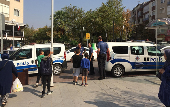 Hareketli anlar: Tacizciyi linçten polis kurtardı! - Resim: 1