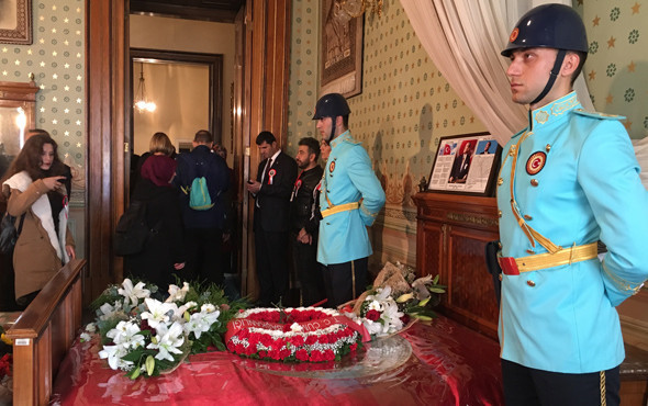 Dolmabahçe'de duygu dolu anlar gözyaşlarını tutamadı - Resim: 3