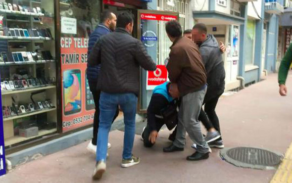 Sokak ortasında tekme tokat dayak - Resim: 1