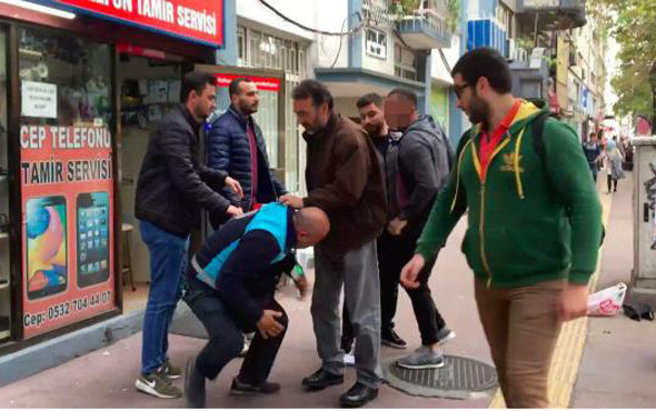 Sokak ortasında tekme tokat dayak - Resim: 2