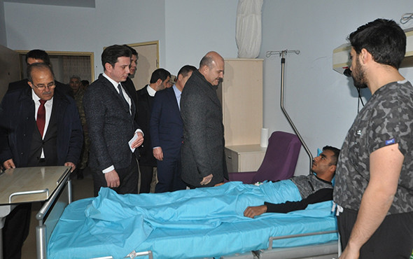 Bakan Soylu patlamada yaralanan askerleri ziyaret etti - Resim: 1