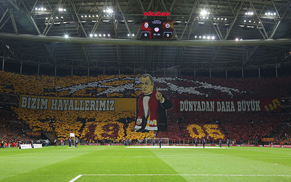 Galatasaray taraftarından müthiş koreografi - Resim: 4