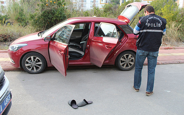 Polise yakalanınca terliklerini çıkarıp kaçtı! - Resim: 2