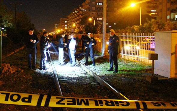 Trenin altında kalan kadın feci şekilde can verdi! - Resim: 1