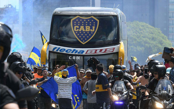 Derbi öncesi olay çıktı futbolcular sakatlandı 16 gözaltı var - Resim: 1