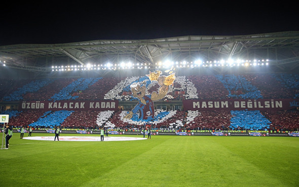 Trabzonspor Fenerbahçe maçına damga vuran koreografi! - Resim: 4