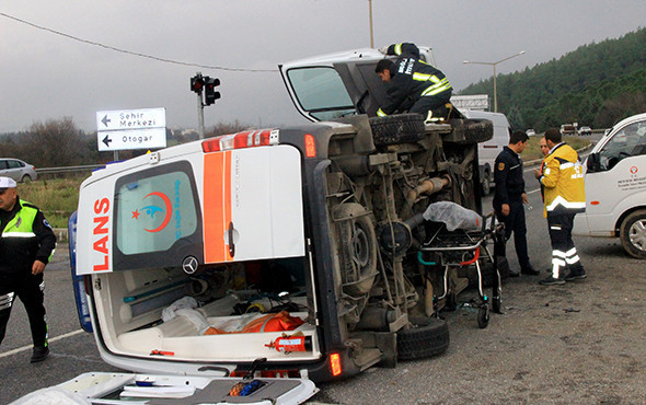 Ambulans kaza yapınca sağlık çalışanlarını darp ettiler! - Resim: 3