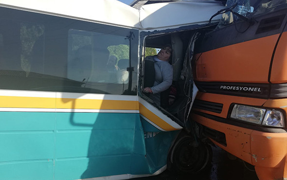 İzmir'de korkunç kaza: Çok sayıda yaralı var! - Resim: 3