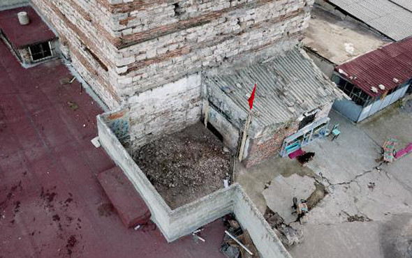 Kaçak kazı görüntülenince drone tüfekle nişan aldı - Resim: 1