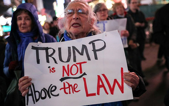 ABD'de ara seçimler sonrası halk sokağa döküldü - Resim: 1