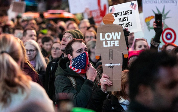 ABD'de ara seçimler sonrası halk sokağa döküldü - Resim: 2