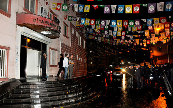 Diyarbakır'da HDP'ye ikinci operasyon: Onlarca gözaltı var! - Resim: 1