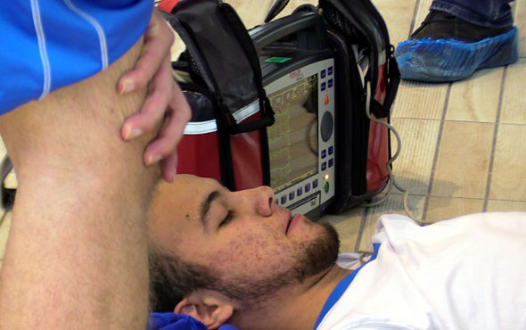 Milli yüzücü korkuttu! Şampiyona esnasında fenalaştı - Resim: 2