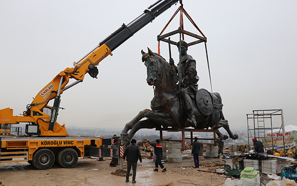 Gören telefonuna sarıldı! 65 metre yükseğe konulurken... - Resim: 1