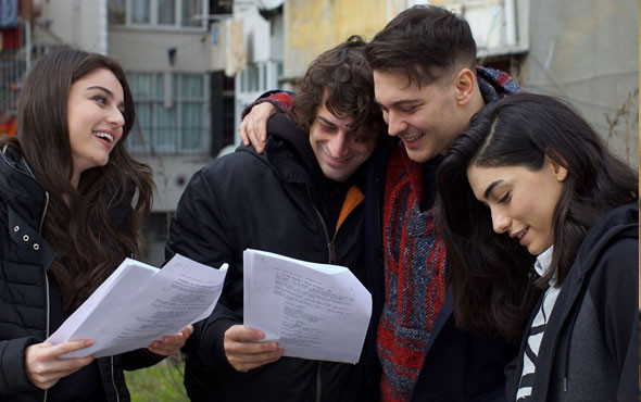 Çağatay Ulusoy'un dünya çapındaki Netflix dizisine kötü haber - Resim: 3