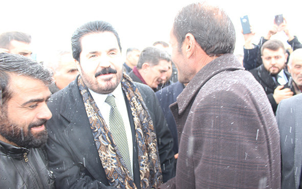 Ağrılılar AK Parti adayı Savcı Sayan'ı coşkuyla karşıladı - Resim: 3