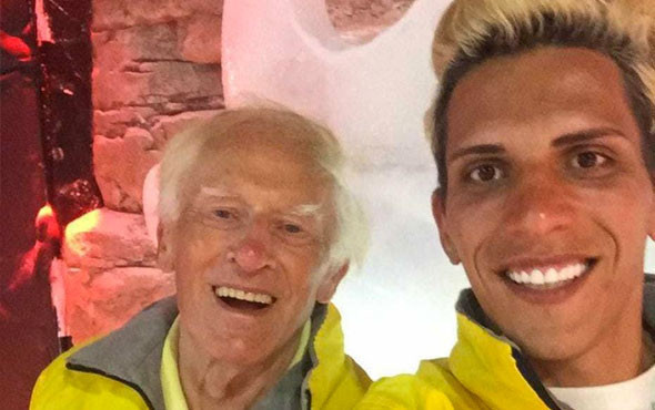 Eski papaz 25 yaşındaki genç eşiyle barıştı: Tutkulu bir ilişkimiz var - Resim: 3